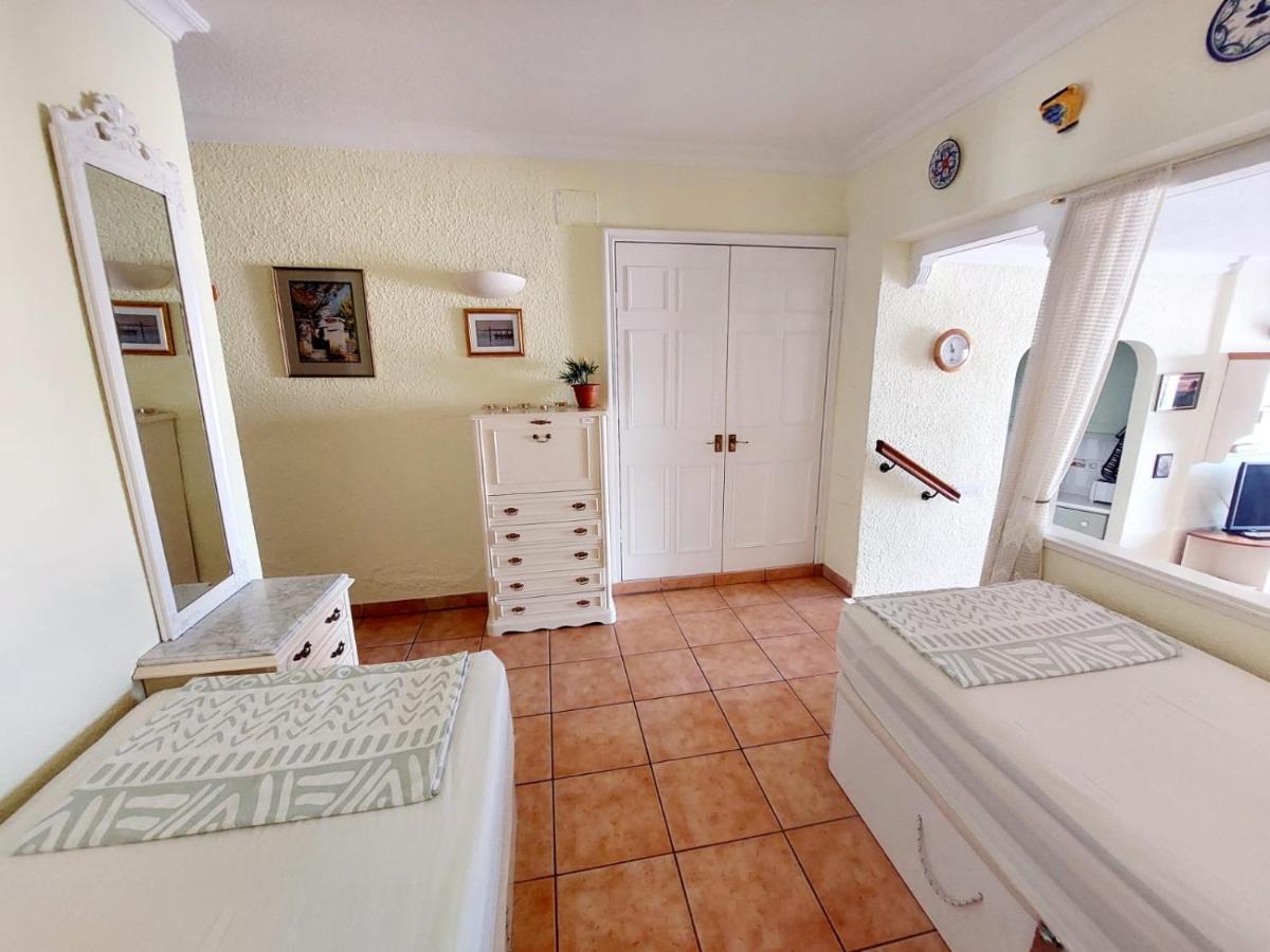 First Line Villa Floor Studio Apartment With Amazing Sea View Air Conditioned Just 50M From The Beach Costa Adeje  Eksteriør bilde