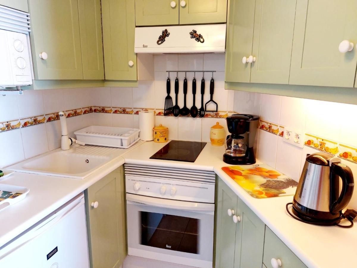 First Line Villa Floor Studio Apartment With Amazing Sea View Air Conditioned Just 50M From The Beach Costa Adeje  Eksteriør bilde