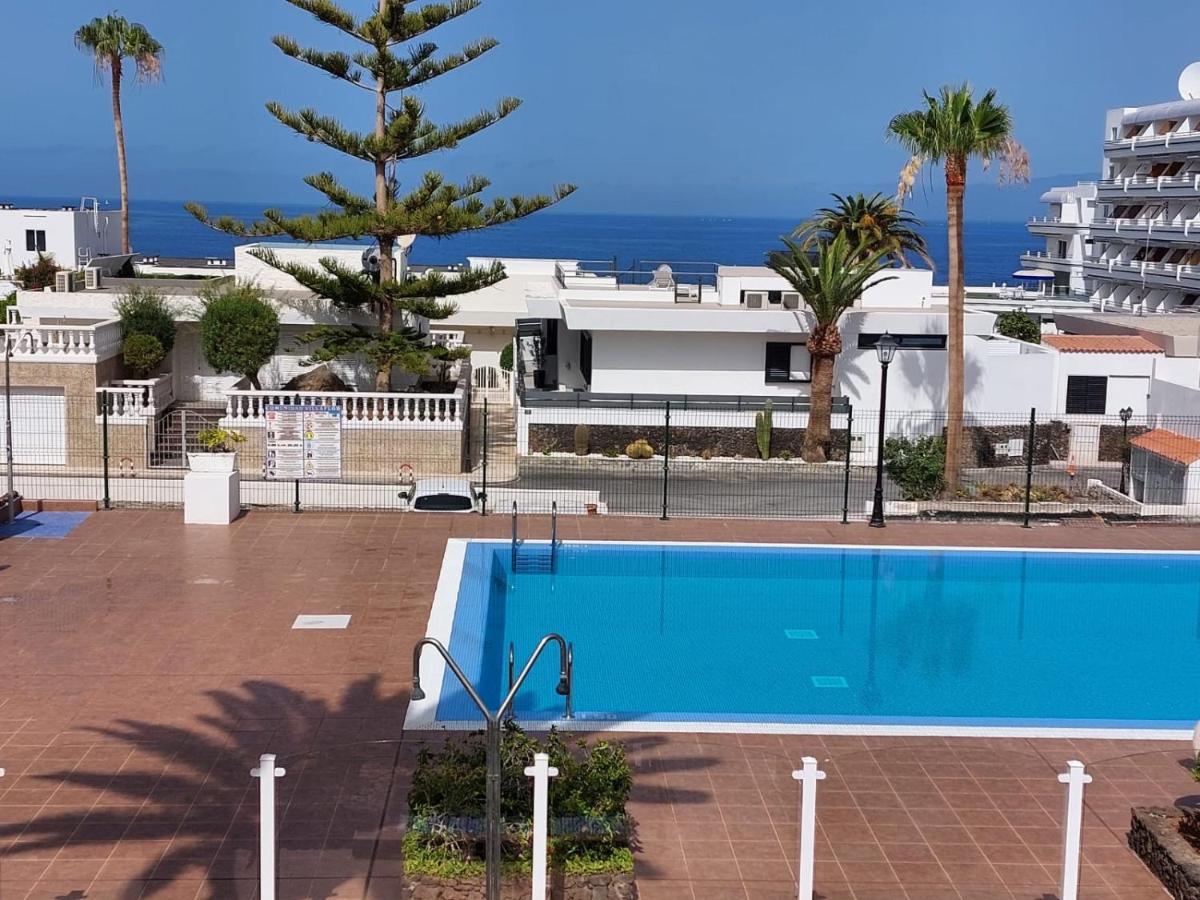 First Line Villa Floor Studio Apartment With Amazing Sea View Air Conditioned Just 50M From The Beach Costa Adeje  Eksteriør bilde