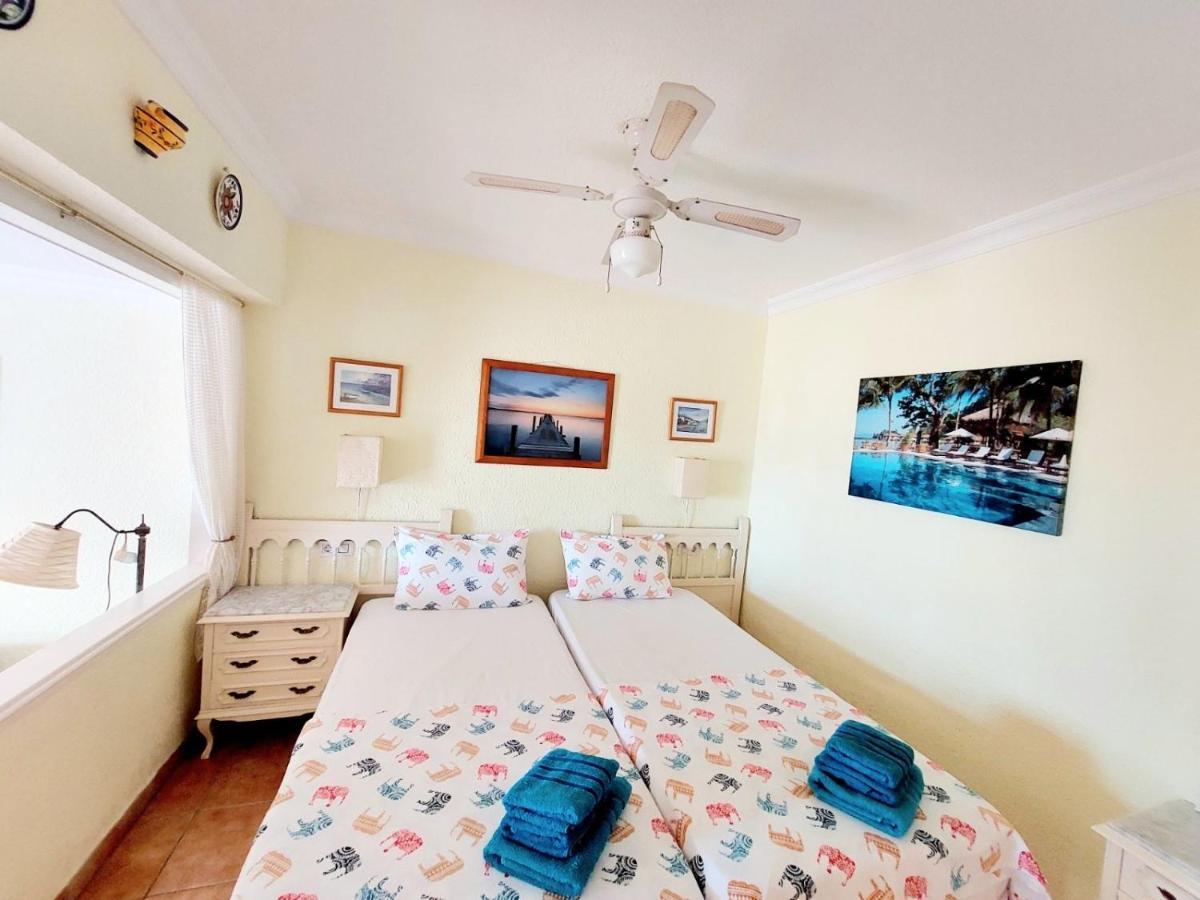 First Line Villa Floor Studio Apartment With Amazing Sea View Air Conditioned Just 50M From The Beach Costa Adeje  Eksteriør bilde